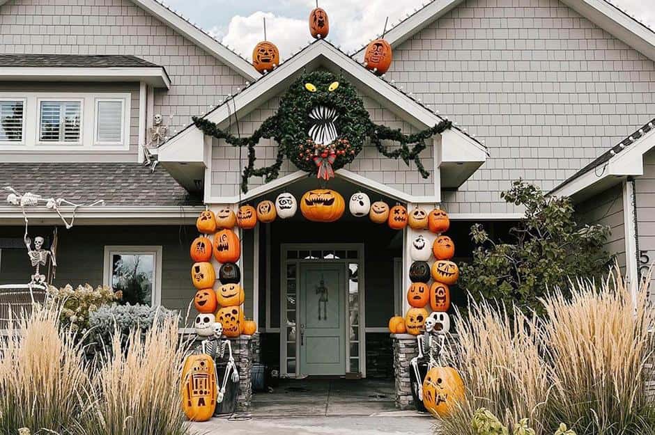 What Are Halloween Decorations?