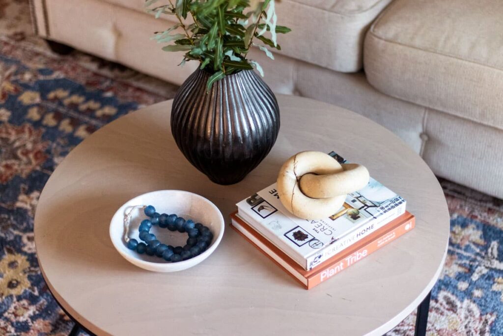 Why Use Trays on a Round Coffee Table?