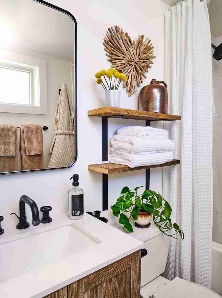 Functional Bath Wall Decor Ideas: