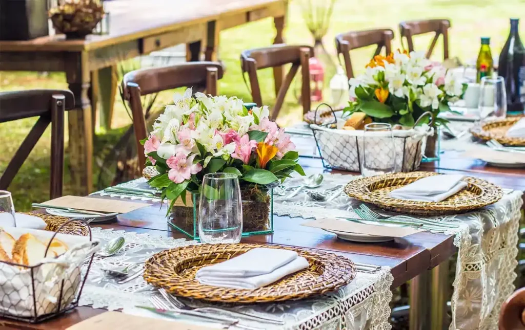 Table Settings and Centerpieces: