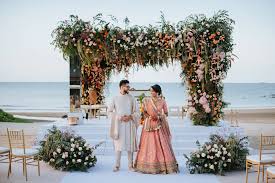 Beach Weddings: Breezy and Serene!