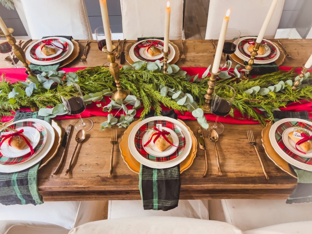 Budget-Friendly Christmas Table Decorations: